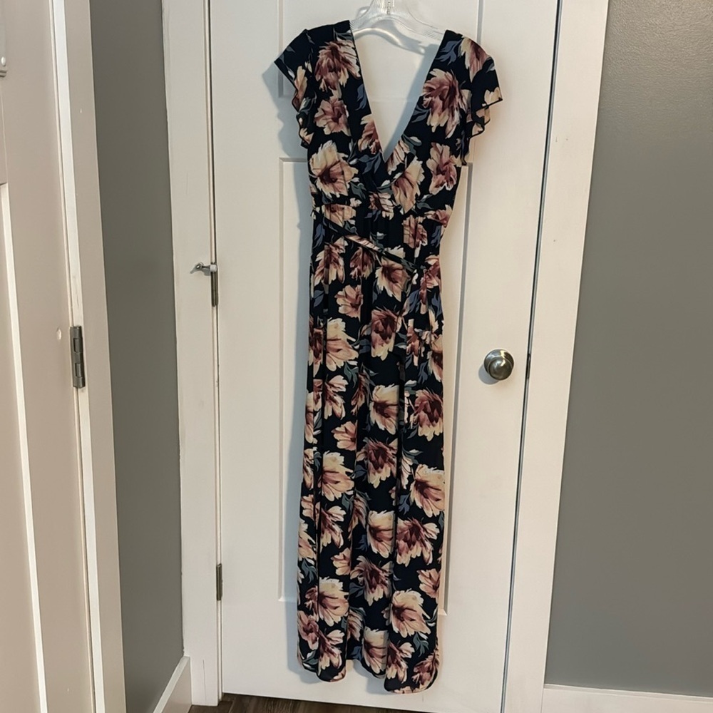 Navy floral dress​​​​​​​​